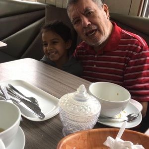 Meet your Posher, Carlos